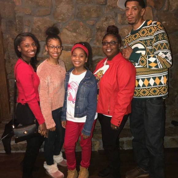 Meet your Posher, Valerie - Picture 1 of 1